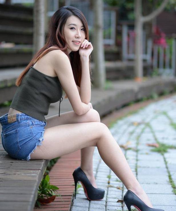 我们红唇照片未审查版本